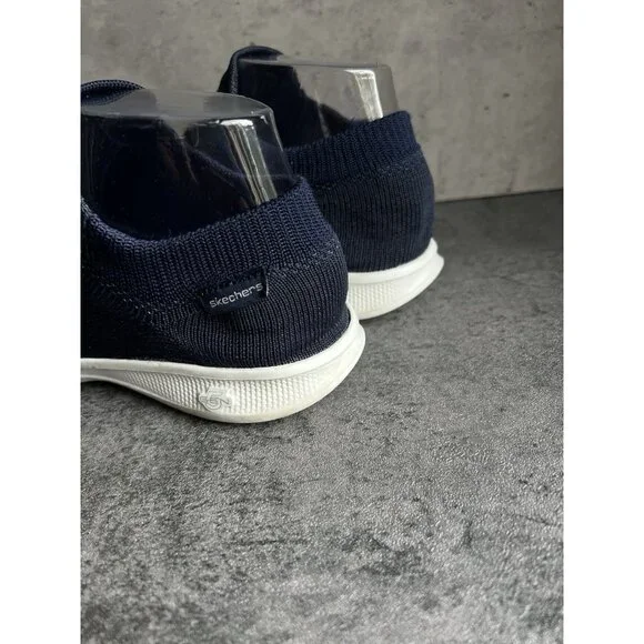 SKECHERS Women’s Dark Blue Goga Max Knit Slip On Shoe Sneaker Size 7 - Picture 6 of 16